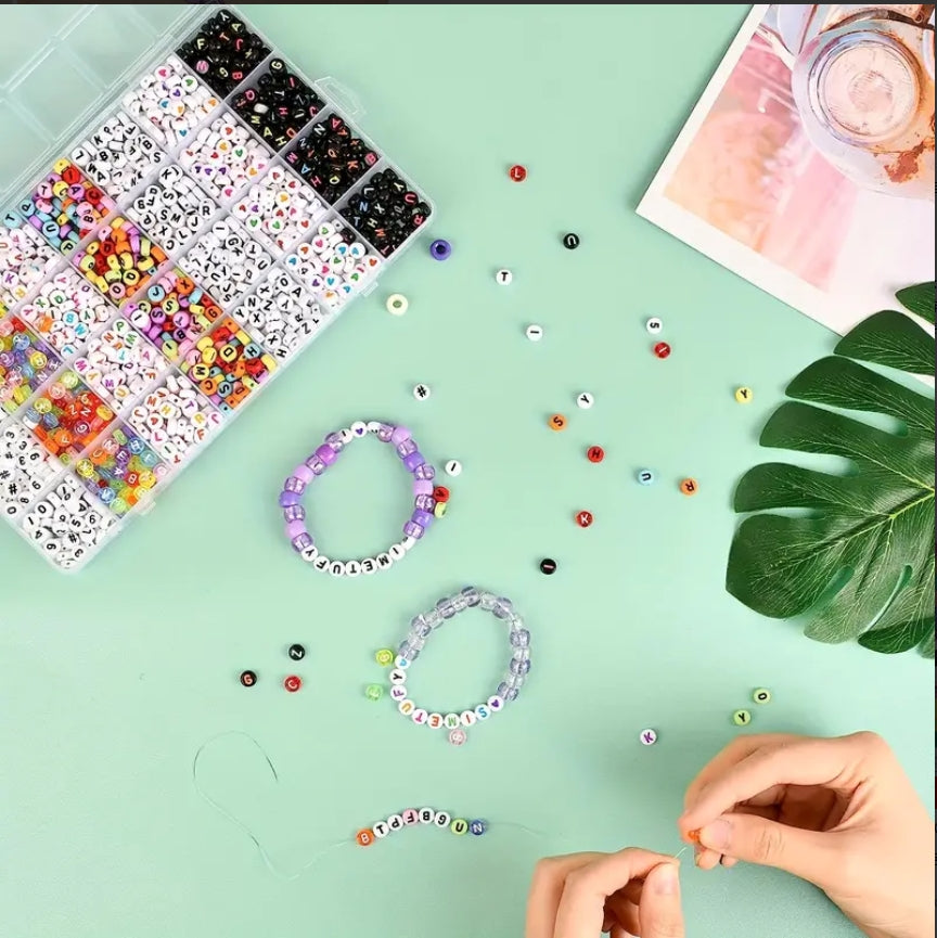 1350pcs Beads Necklace Bracelet Making Kit, 7 Style Colorful Round Letter Beads Number Beads Heart-Shaped Beads With 1 Roll Elastic String Cord DIY Arts Crafts Jewelry Making Supplies